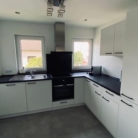 Moderne Und Stilvolle 3 Zimmer Wohnung بايروث المظهر الخارجي الصورة
