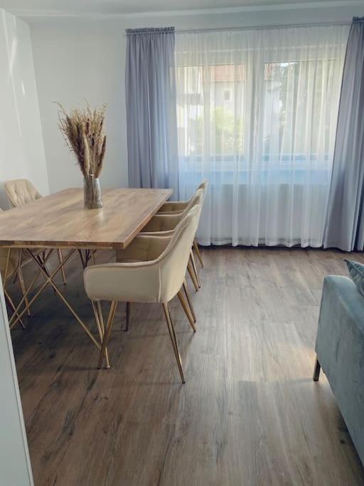 Moderne Und Stilvolle 3 Zimmer Wohnung بايروث المظهر الخارجي الصورة