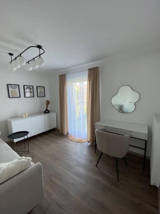 Moderne Und Stilvolle 3 Zimmer Wohnung بايروث المظهر الخارجي الصورة